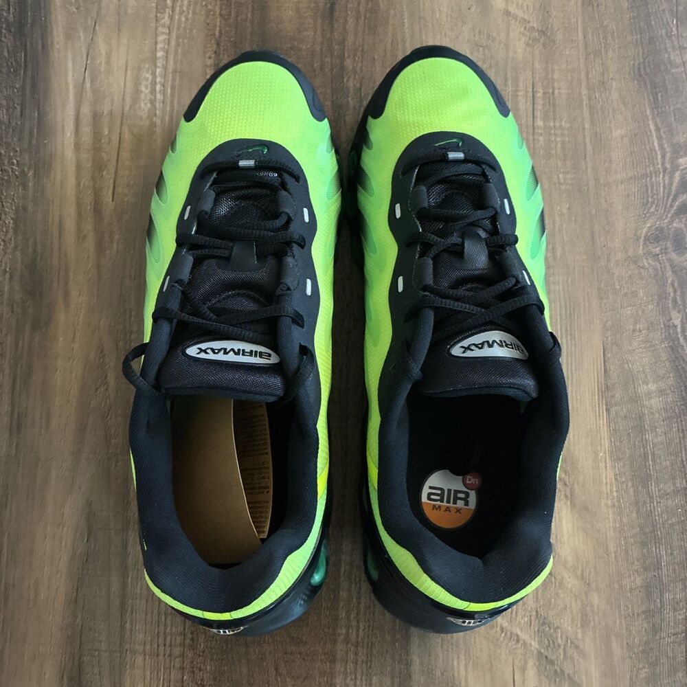 Nike Air Max DN8 Black Green Strike Men Size 10 Shoes New HQ4681-010 - Picture 4 of 7